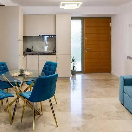 Mavi Apartament